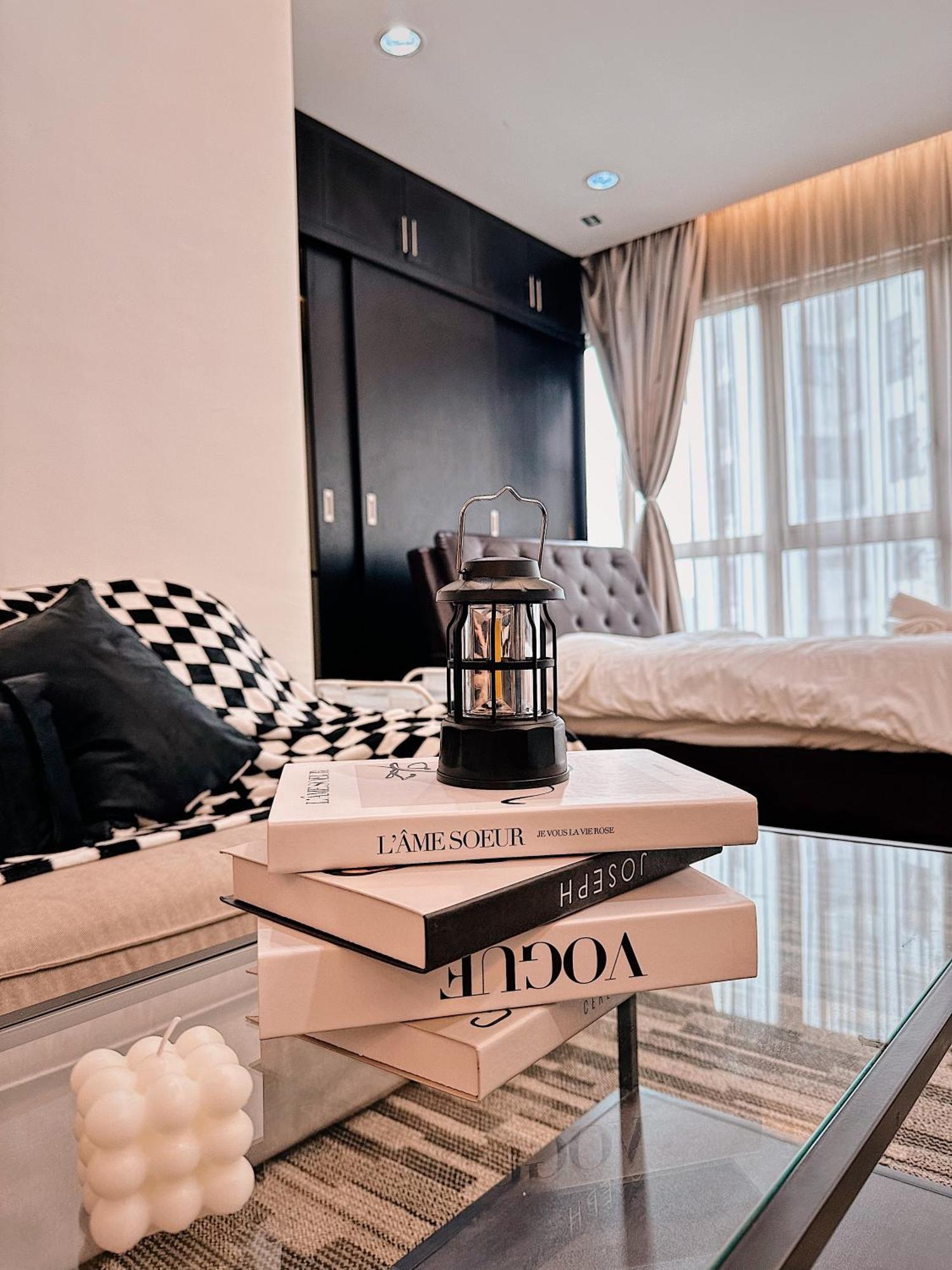Modern Bauhaus Studio At Regalia Klcc Infinity Pool كوالالمبور المظهر الخارجي الصورة